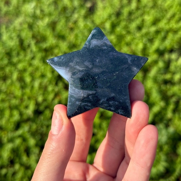 Moss Agate Star Carving | Crystal for Abundance and Luck - Picture 3 of 5